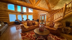 Smart TV, fireplace, ping pong - Red Rock Lodge — Escape, Relax, and Make Lasting Memories! (Fruitland)