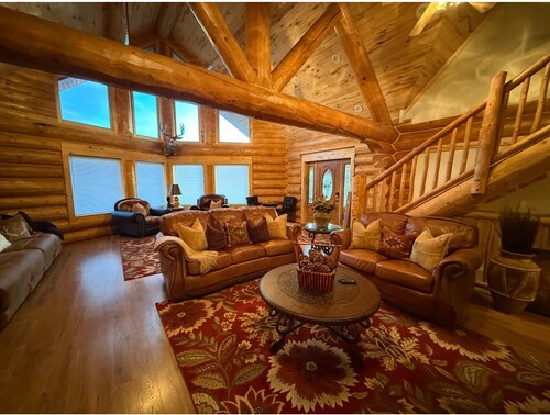 Red Rock Lodge — Escape, Relax, and Make Lasting Memories!