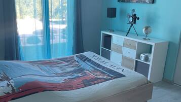 3 bedrooms, iron/ironing board, bed sheets