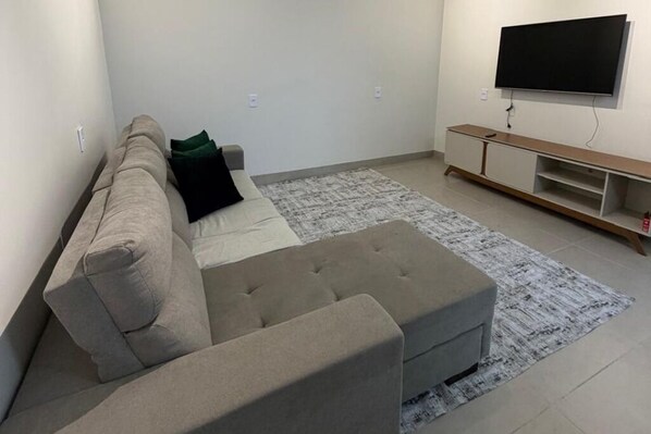 Living area - Cozy house with 2 air-conditioned bedrooms. (Nova Mutum)