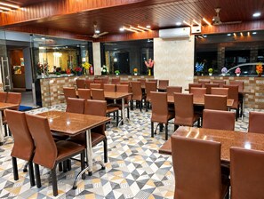 Daily buffet breakfast for a fee - Hotel Kvr Residency Tada  (Tada)