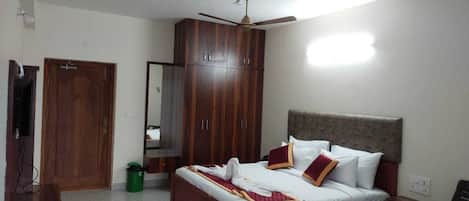 Iron/ironing board, free WiFi, bed sheets
