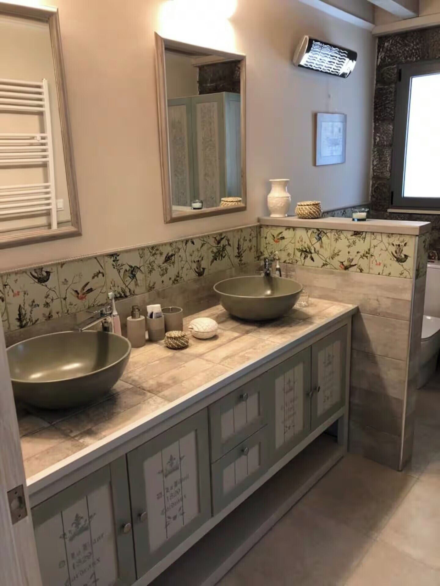Shower, towels