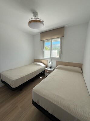 Room - Residencial Lirio, Bloque 2 Jardín 5 (AN)