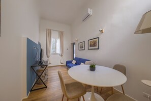 Interior - Cellini's Historic Apartment • Historic Center • 5 min to the Duomo •10 min from the station (Firenze)