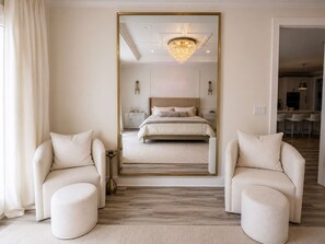 4 chambres, fer et planche à repasser, Wi-Fi, draps fournis