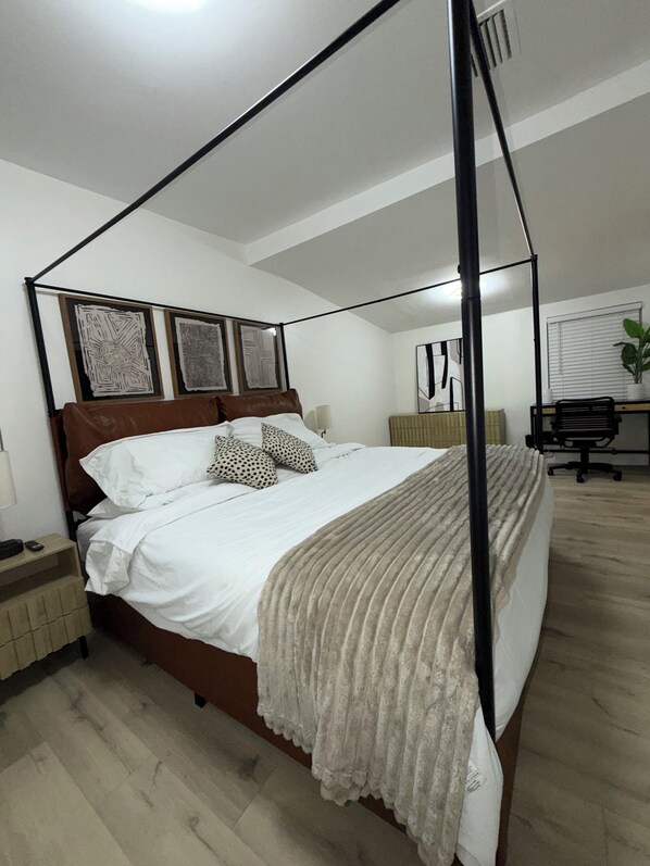 Ferros/tábuas de passar roupa, Wi-Fi, roupa de cama