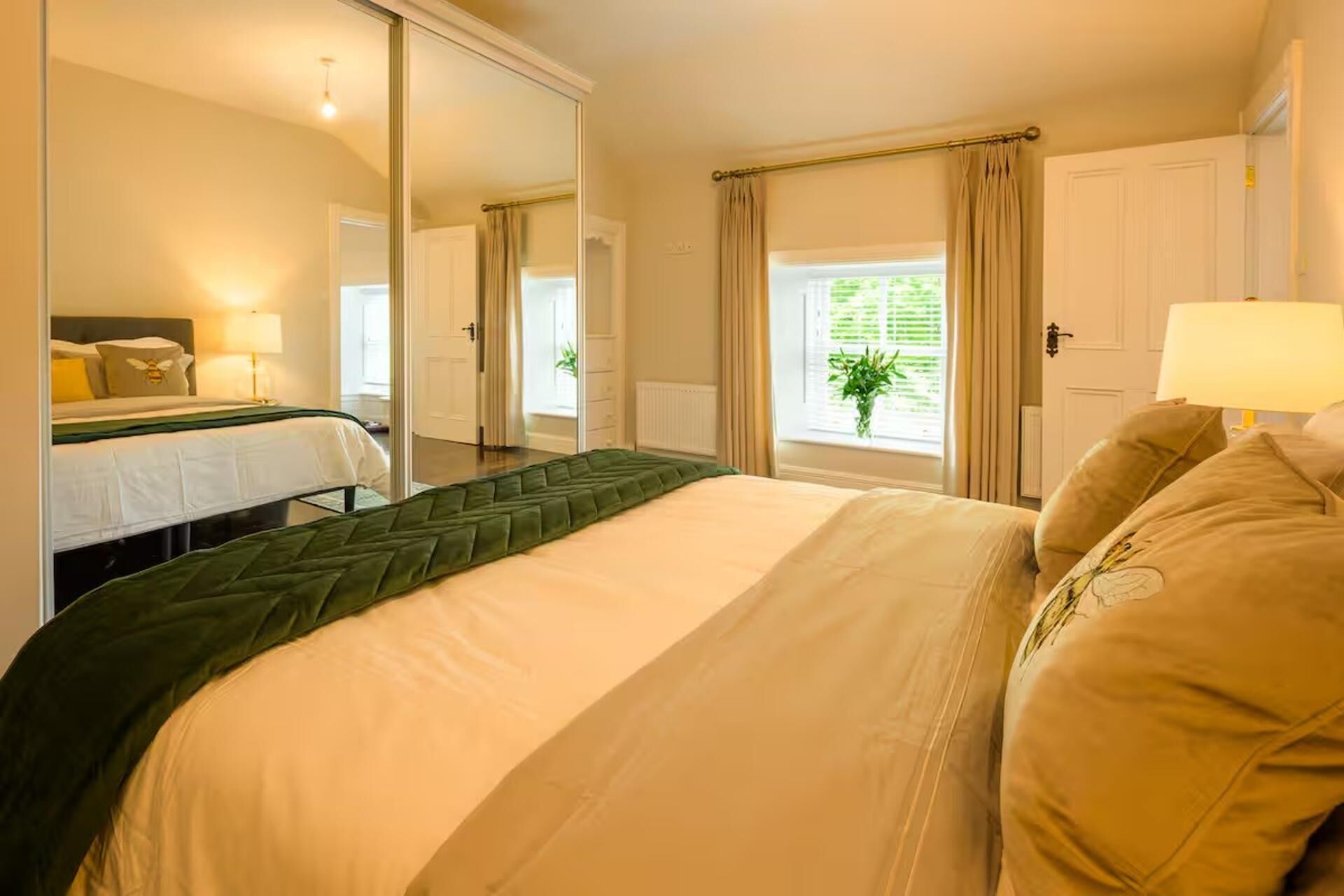 5 habitaciones, tabla de planchar con plancha y wifi gratis 