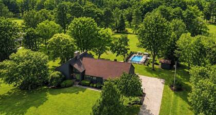 6BR Pool + Hot Tub + Pet fence + Fire pit + 2 acre