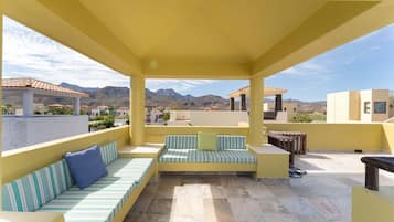 House, Multiple Beds, Pool Access, Ocean View (Casa Del Mar) | Terrace/patio
