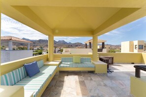 Casa, varias camas, vista a la montaña (Casa Del Mar) | Terraza o patio