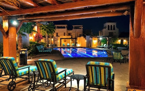 Beautiful Home With Private Pool Amazing Views!