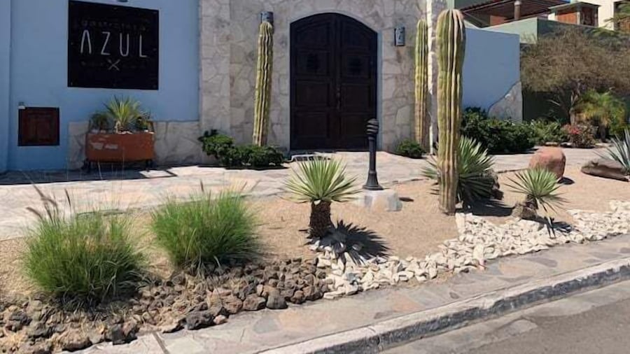 Discover This Charming 2-bedroom Home Located in Founders Area!