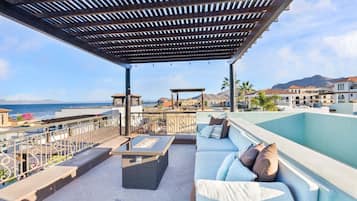 House, Multiple Beds, Pool Access, Ocean View (Casa Hermosa) | Terrace/patio