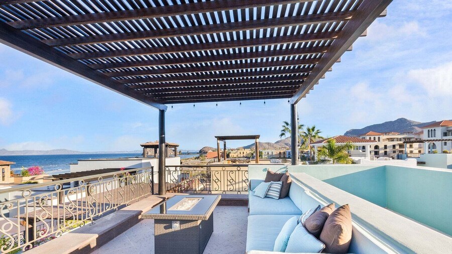 A Breathtaking Custom Home With a Private Pool 5 1/2 ft Deep and Ocean View