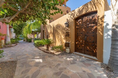Wonderful Home Next to the Community Pool