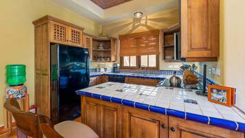 House, Multiple Beds, Pool Access, Mountain View (Casa Lundy) | Private kitchen