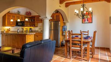 House, Multiple Beds, Pool Access, Mountain View (Casa Gora) | Interior