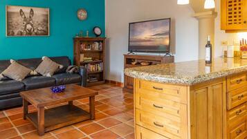 House, Multiple Beds, Pool Access, Mountain View (Casa Gora) | Interior