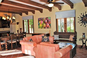 Ferienhaus, Mehrere Betten, Poolzugang, Bergblick (Casa Mar de Cortez) | Wohnbereich
