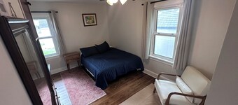 Cozy 2-bedroom house in tranquil Chesterton with AC
