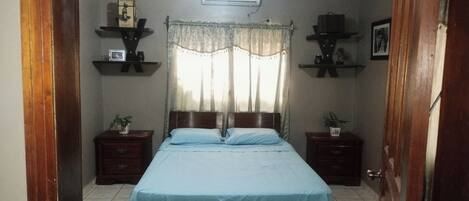 Double Room | Desk, iron/ironing board, free WiFi