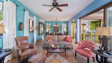 House, Multiple Beds, Pool Access, Ocean View (Casa de Piedra 2 Bedrooms) | Living area