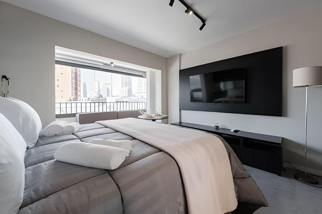 1 quarto, acesso à internet, roupa de cama