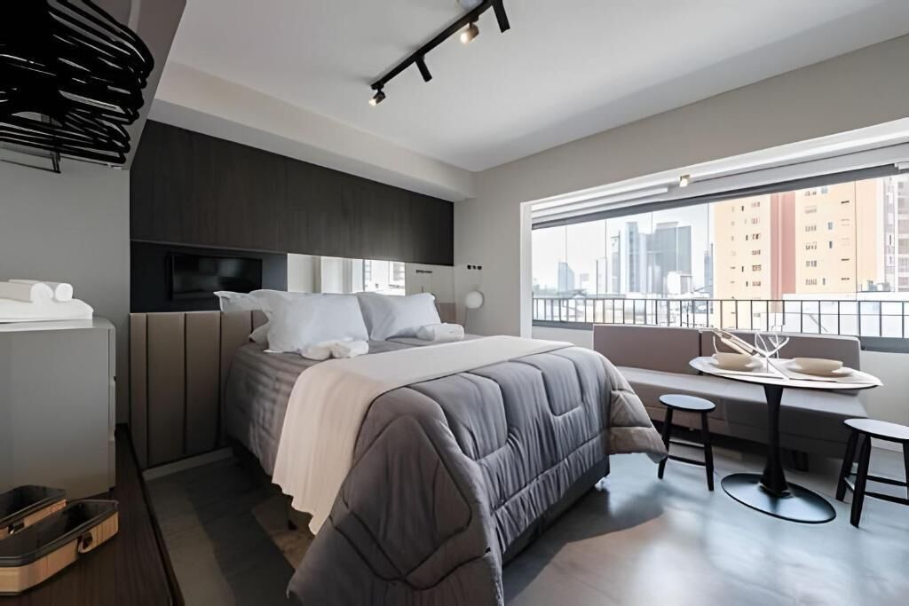 1 quarto, acesso à internet, roupa de cama