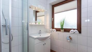 Apartment, Mountain View | Bathroom