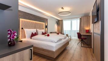 Deluxe Double Room, Balcony, Mountain View | In-room safe, soundproofing, free WiFi