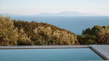 4 piscinas externas, guarda-sóis, espreguiçadeiras