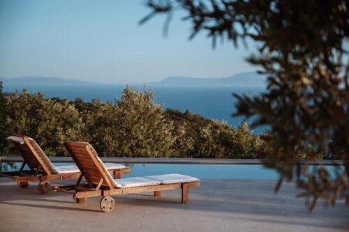 Villa Nevas Private House with Pool