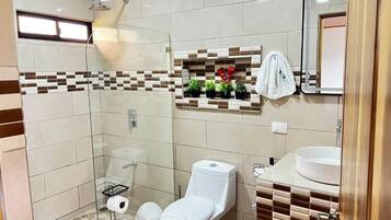 Comfort Apartment, Patio, Garden View | Bathroom