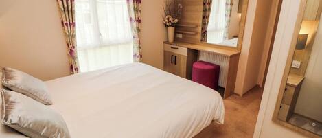 2 bedrooms, WiFi (free), individually decorated, individually furnished
