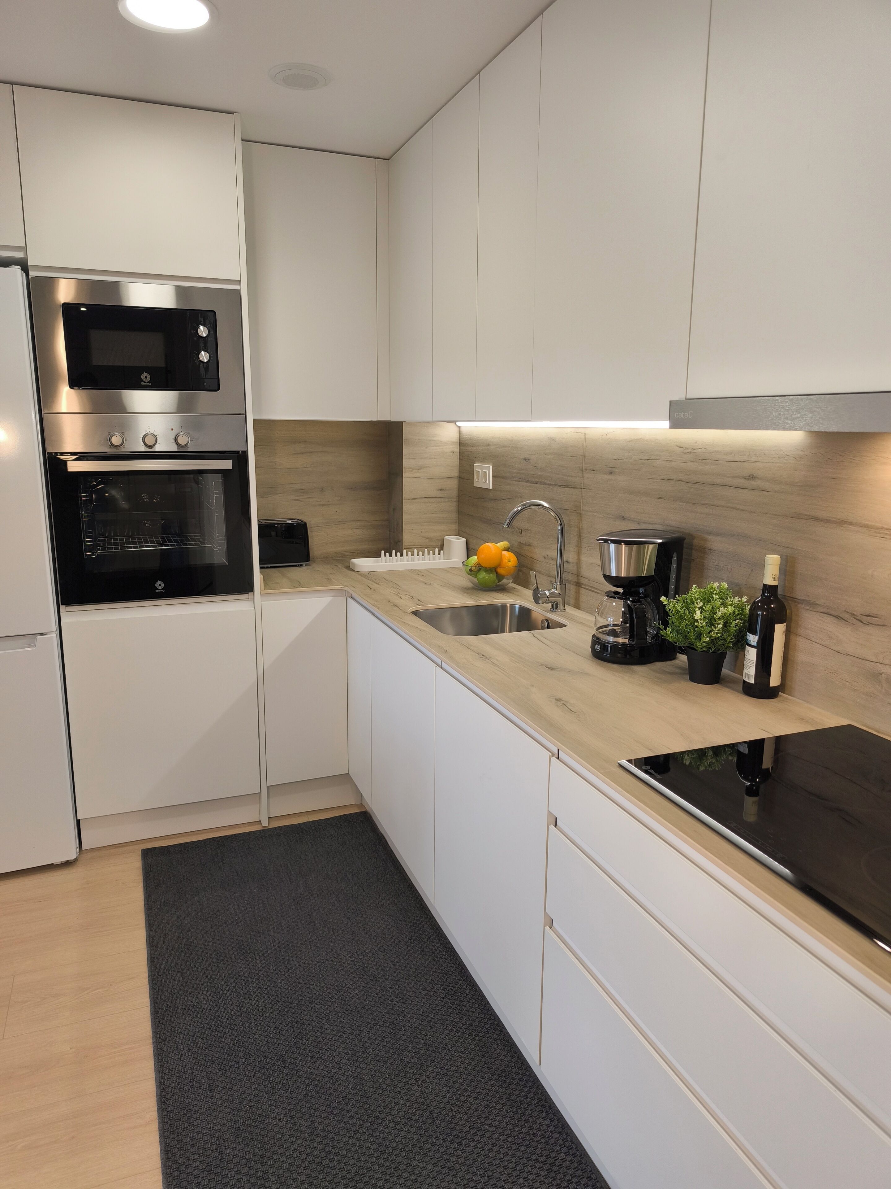 Apt. 1 dormitorio Twin (2 camas) | Cocina privada | Frigorífico grande, microondas, horno y placa de cocina