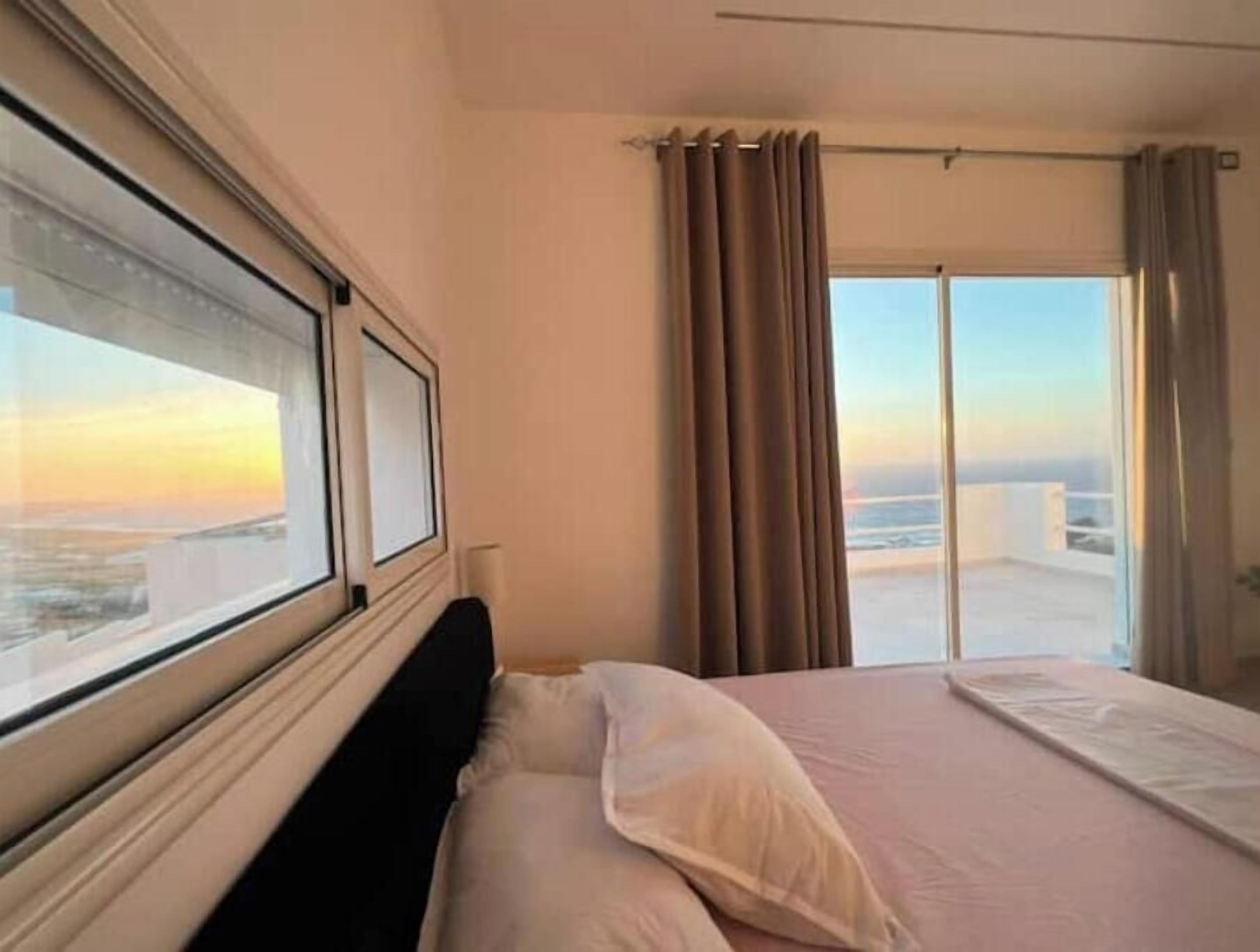 3 bedrooms, bed sheets