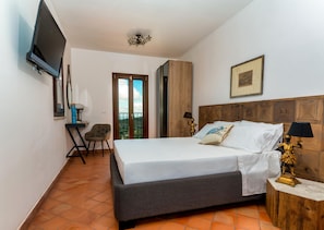 Deluxe Double Room, Sea View | In-room safe, desk, free WiFi