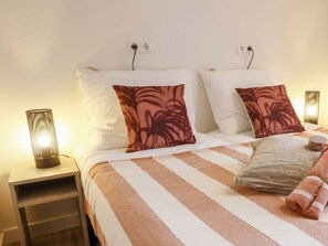 Rumah | 2 kamar tidur dan dilengkapi dengan perabotan berbeda-beda