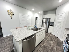 Fridge, microwave, oven, stovetop - Spacious 3BR Family Retreat with Pool Access Near Myrtle Beach (Myrtle Beach)