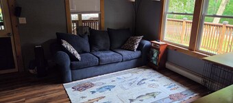 Spacious Lake 3-bedroom house in peaceful Middleton with AC & gym, Dog friendly