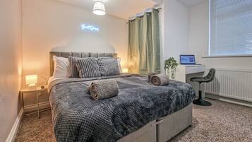 2 bedrooms, iron/ironing board, WiFi, bed sheets