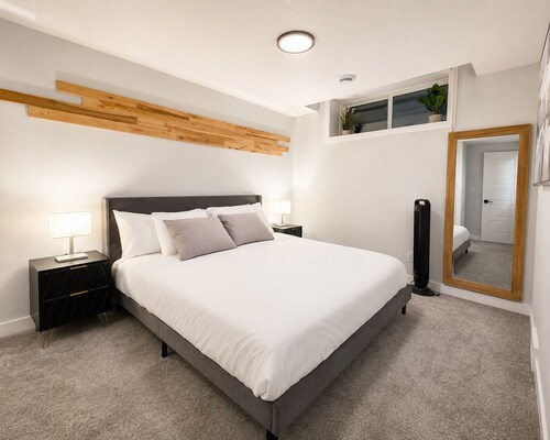Spacious Private King Suite | GameRoom | Dedicated Parking