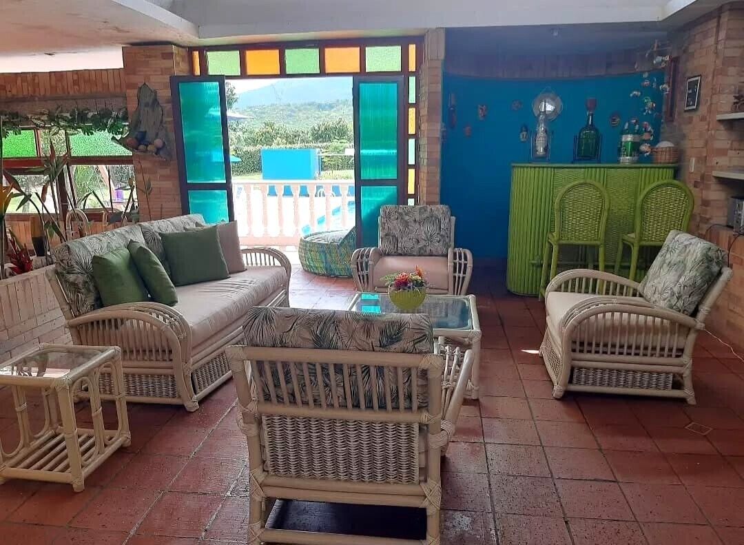 Wonderful 5-bedroom Country House In Peaceful Tocaima - Tocaima