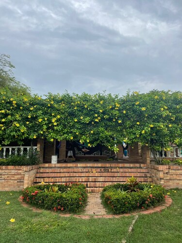 Wonderful 5-bedroom country house in peaceful Tocaima