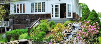 Crafts Inn with ensuite kitchen, pool, hottub, sauna