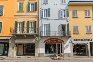 Exterior detail - Quattro Stanze Alle Quattro Vie (CREMA)