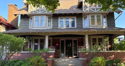 Large Luxury Home*Spa Suite*Chef's Kitchen*Bunk Rm