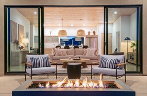Interior - Horizon House. Hot Tub, Sauna, Cold Plunge & Desert Views (Yucca Valley)