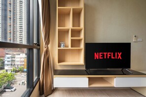 Interior - Pool/Gym Floor · Desk, Fast Wi-Fi, Balcony (Watthana)